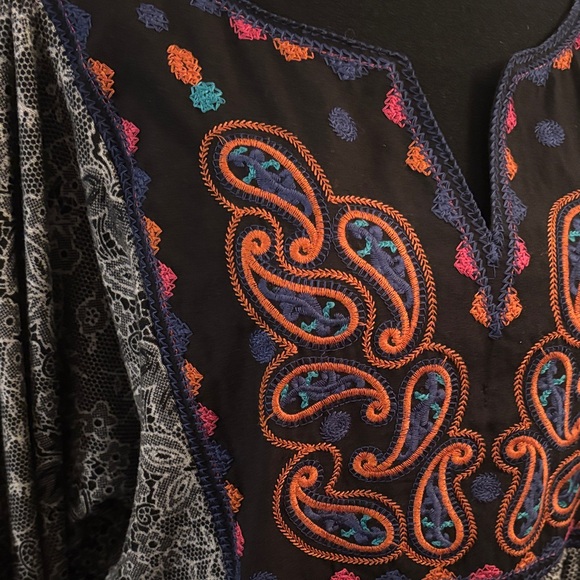 White Mark Black Multicolor Embroidered Midi Dress - Picture 3 of 8